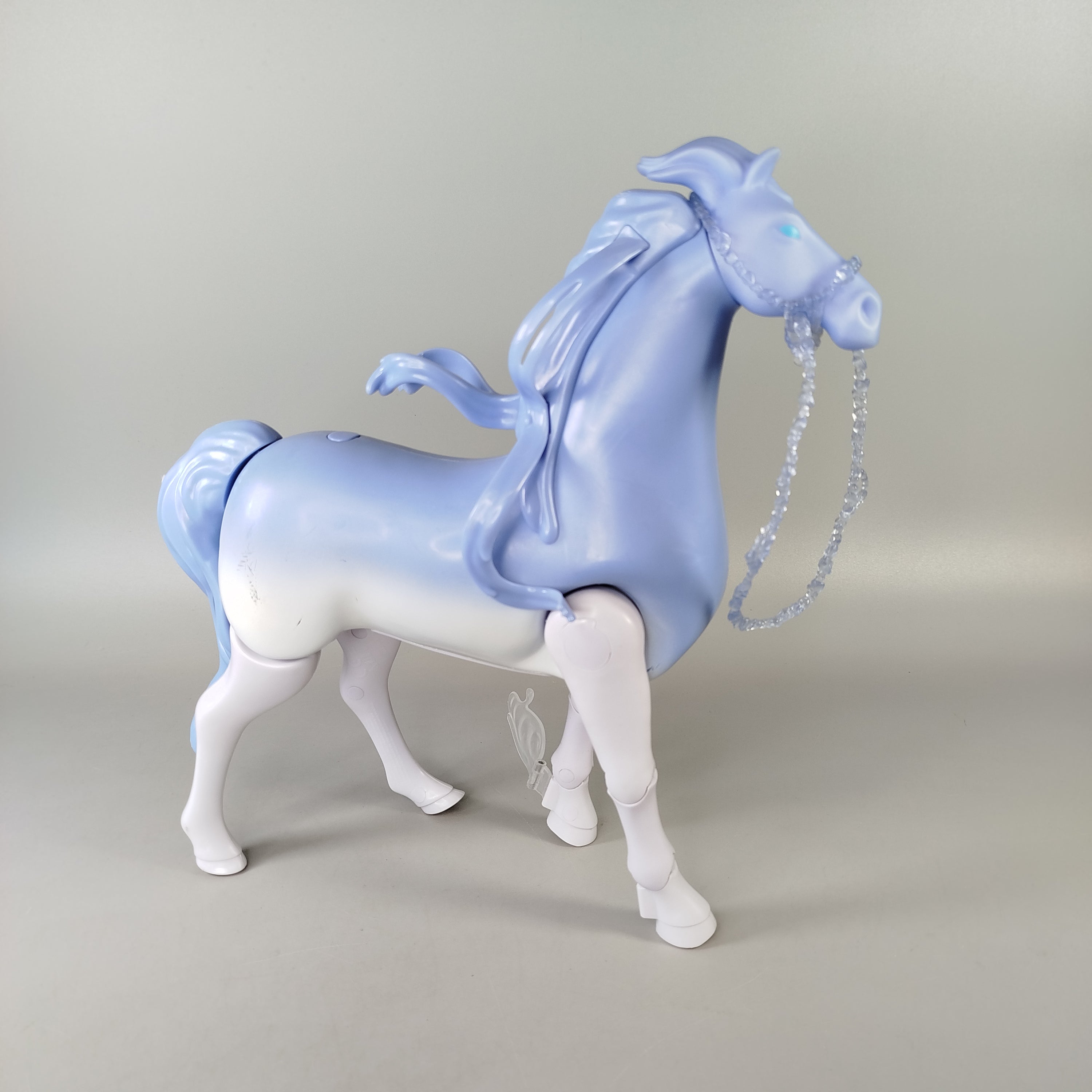 Hasbro Pferdefigur – Fantasie Design mit beweglichen Beinen